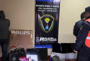 Allanamientos en Sumampa permitieron detener a dos hombres y recuperar bienes vinculados a diversos robos