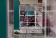 Doloroso final de “El Fierro”: ingresó a robar a una casa, cayó y terminó incrustado en una reja