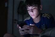 Advierten sobre el aumento de apuestas online de adolescentes durante la Copa del Mundo
