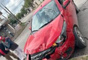 Fuerte choque en Capital dejó daños materiales costosos