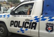 Un hombre golpeó, mordió y dejó encerrada a su pareja en el baño