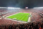 River sueña con un amistoso de lujo ante Barcelona en el Monumental
