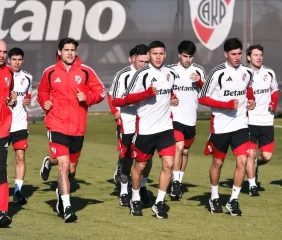 River parte rumbo a España para iniciar la pretemporada con Coudet