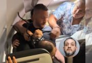 Terror en pleno vuelo: un pasajero intentó abrir la puerta de emergencia del avión y estranguló a una azafata