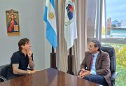 Silva Neder entregó una distinción a Maher Carrizo por su destacada trayectoria