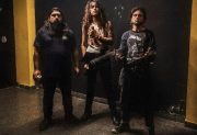 Mordor celebra “20 años de brutalidad” y elige Santiago para iniciar su gira aniversario