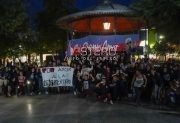 “Nadie es capaz de matarte en mi alma”: fans del Indio Solari se reunieron en un “banderazo” en la plaza Libertad