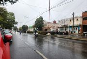 Leve llovizna sorprendió a los santiagueños durante la mañana