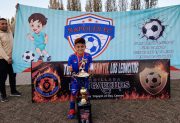 Con esfuerzo y pasión, Jehiel Kaleb Carrizo va tras el sueño de jugar en Boca