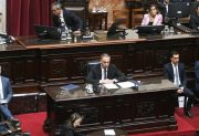 La oposición convocó a una sesión especial y busca activar la remoción del jefe de Gabinete