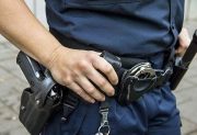 Atraparon a uno de los dos delincuentes que robaron armas y equipos de comunicación de una comisaría