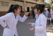 Dos alumnas de 15 años se pelearon dentro de una escuela de Río Hondo