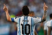 No hay récord que aguante: Messi, hat-trick y Argentina golea a Argelia