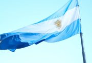 El mito del cielo, un corsario aventurero y los secretos ocultos de la bandera argentina