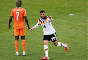 Alemania lo ganó en el descuento, venció a Costa de Marfil y avanzó a 16avos