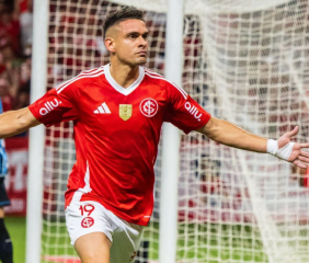 Rafael Santos Borré, a un paso de concretar su vuelta a River