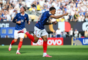 Francia goleó a Suecia, mostró todo su poderío y avanzó a los octavos de final