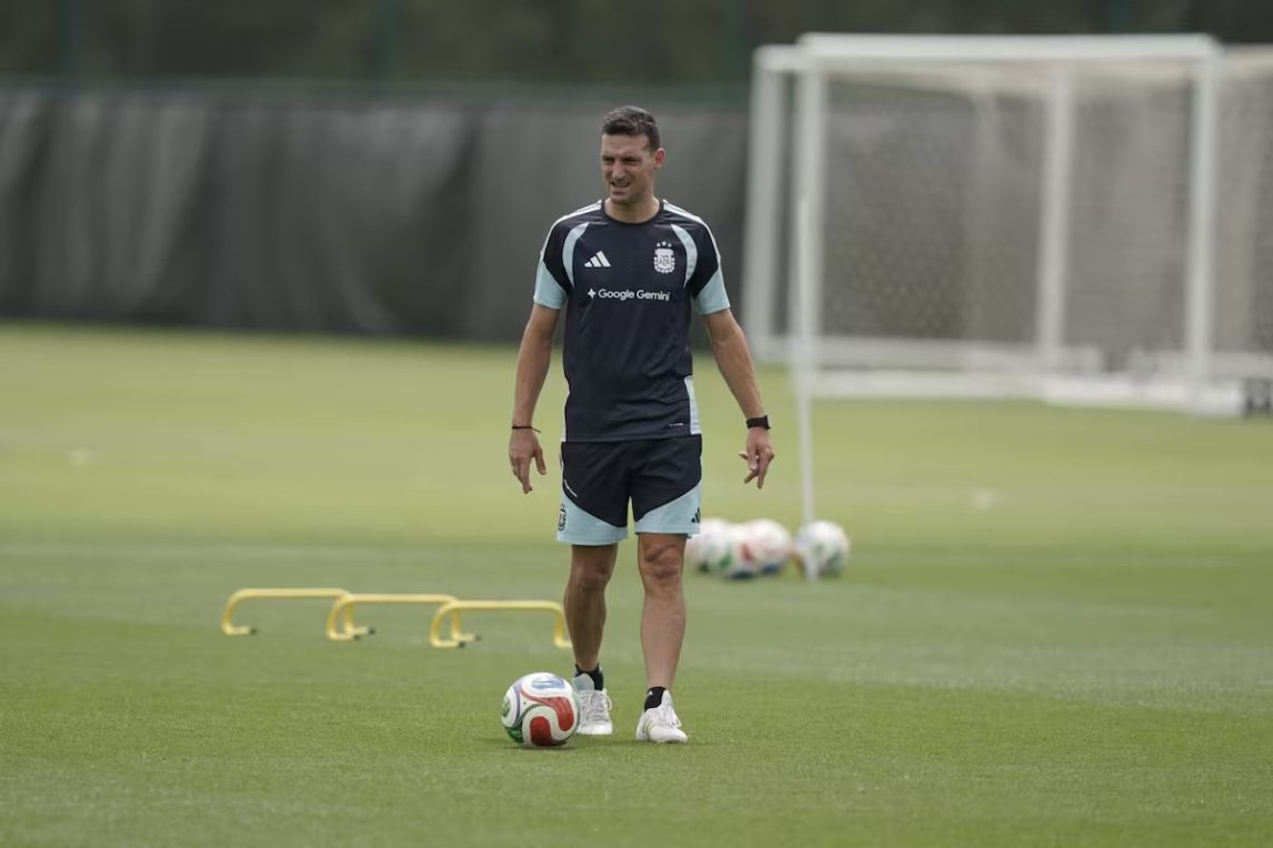 Scaloni piensa en un equipo alternativo para enfrentar a Jordania