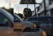 VIDEO | “Relatos salvajes” en La Banda: pasó un control, estacionó el auto y agredió a un empleado municipal