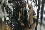 Fue filmada cuando entró a un local de 24 de Septiembre y hurtó un par de zapatillas