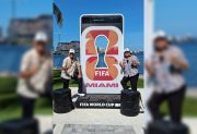 Con bombo y boleadora, dos bandeños representan a Argentina en el Fan Fest del Mundial en Miami