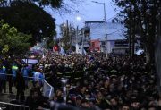 Terminó el velatorio público del Indio Solari tras una multitudinaria despedida