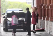 Karina Milei buscó enfriar la interna tras el durísimo ataque de Bullrich a Adorni