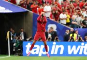 Con un doblete de Cristiano, Portugal goleó a Uzbekistán