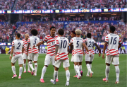 Estados Unidos arrancó con el pie derecho y goleó a Paraguay en su debut