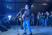 Con un homenaje musical al Indio Solari, Gerardo Zamora participó de la 12ª Marcha de las Cuerdas y Fuelles
