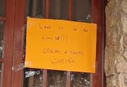 “Leo ya se fue”: el cartel en la casa de los padres de Scaloni que se volvió viral