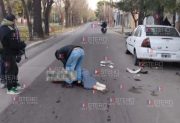 Conmoción: un menor manejaba una moto y protagonizó un grave choque en Av. Aguirre