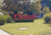 Grupo Dass, la empresa que fabrica calzado en Misiones para Nike y Adidas cierra su planta y 150 trabajadores son despedidos