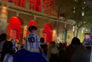 Video: los santiagueños festejan en plaza Libertad el pase a octavos de final de la Selección Argentina