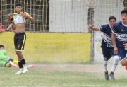 Estudiantes hizo negocio en Fernández, empató con Independiente y se metió en las semifinales de Reserva