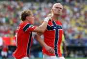 Batacazo Mundial: con un doblete de Haaland, Noruega eliminó a Brasil y está en cuartos de final