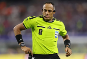 Ismail Elfath, el árbitro elegido para dirigir Argentina-Inglaterra en la semifinal del Mundial