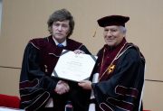 Javier Milei recibió un Doctor Honoris Causa en Perú por su “defensa de la libertad económica”