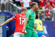 Quién es Ørjan Nyland, el arquero noruego que fue figura en la eliminación de Brasil