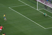 VIDEO: Nyland le atajó el penal a Guimarães y salvó a Noruega