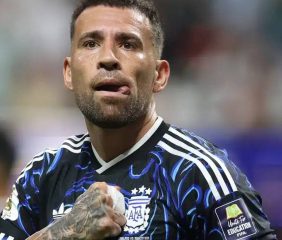 Nicolás Otamendi habló con Coudet y le dijo que está listo para debutar en River el sábado ante Barracas