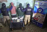 Clodomira: secuestran 123 envoltorios de nylon con cocaína y detienen a dos hombres