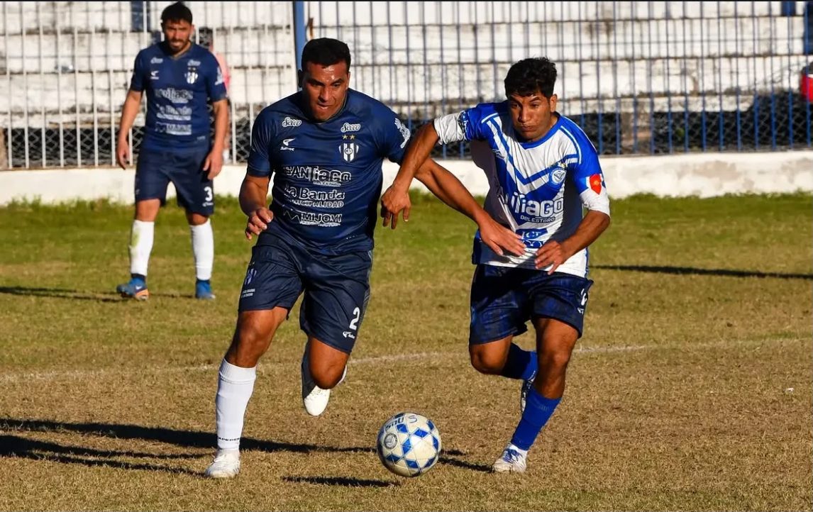Vélez goleó a Sarmiento y sigue firme