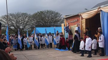 La Escuela N° 377 de La Cañada celebró sus 50 años con un emotivo homenaje a quienes hicieron posible su creación