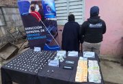 Cayó una mujer con casi 200 dosis de cocaína listas para la venta en un allanamiento en La Banda