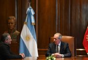 El gobernador Elías Suárez recibió al filósofo Darío Z