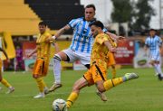 Triunfazo de Mitre: venció a Racing de Córdoba y salió de la zona roja