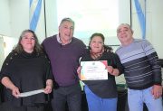 Nediani entregó certificados de capacitación a nuevos emprendedores bandeños