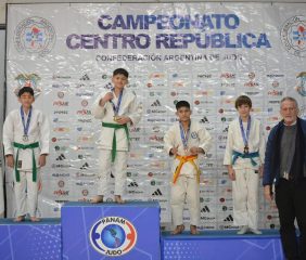 Fernando Albornoz ganó el oro invicto y dejó a Santiago en lo más alto
