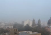 Intensa niebla sorprendió a Santiago del Estero: la visibilidad cayó a apenas 100 metros